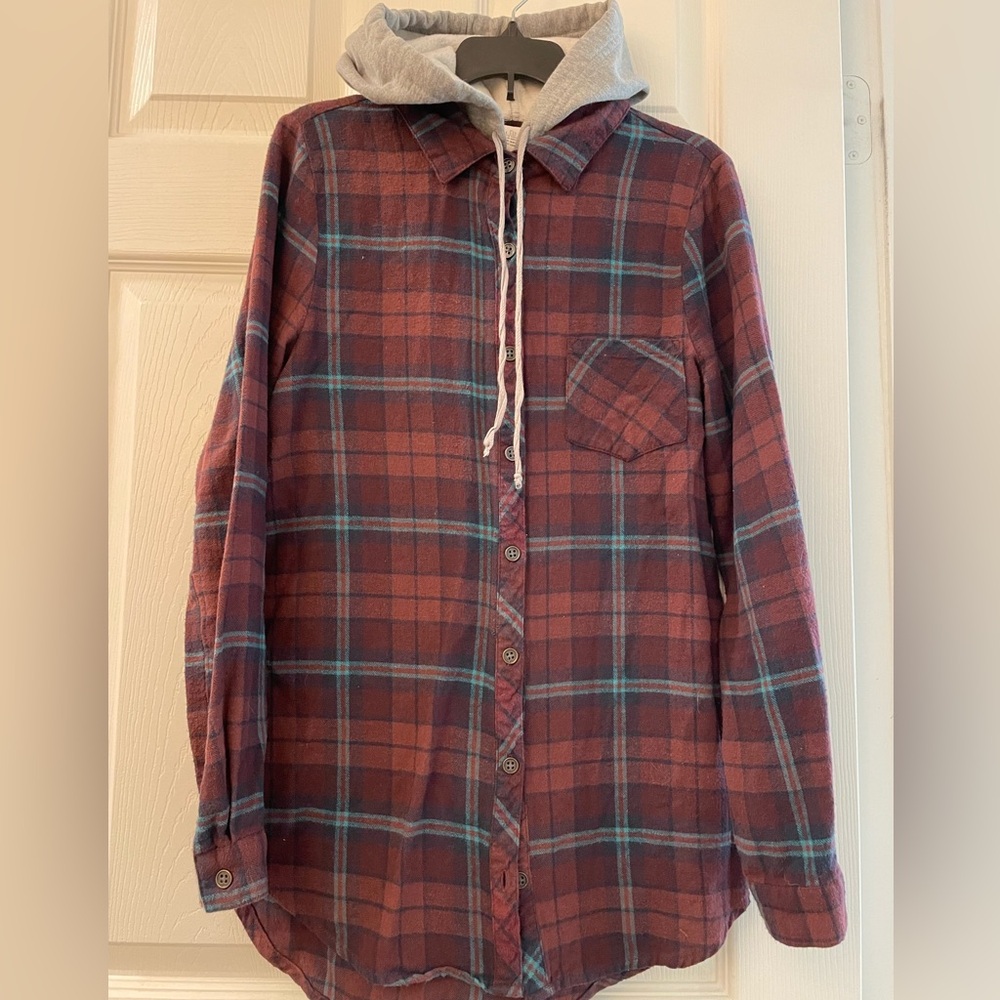 Full Tilt Cotton Flannel Long Sleeve Button Up Hoodie Shirt Plum/ Blue plaid